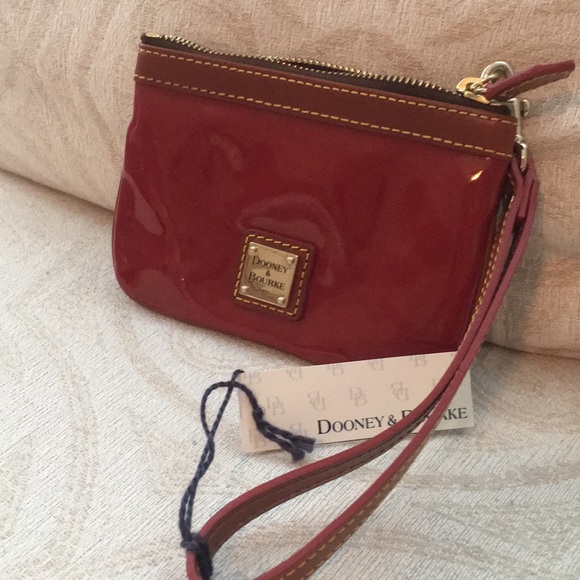 NWT Red patent Dooney & Bourke wristlet - Picture 2 of 6